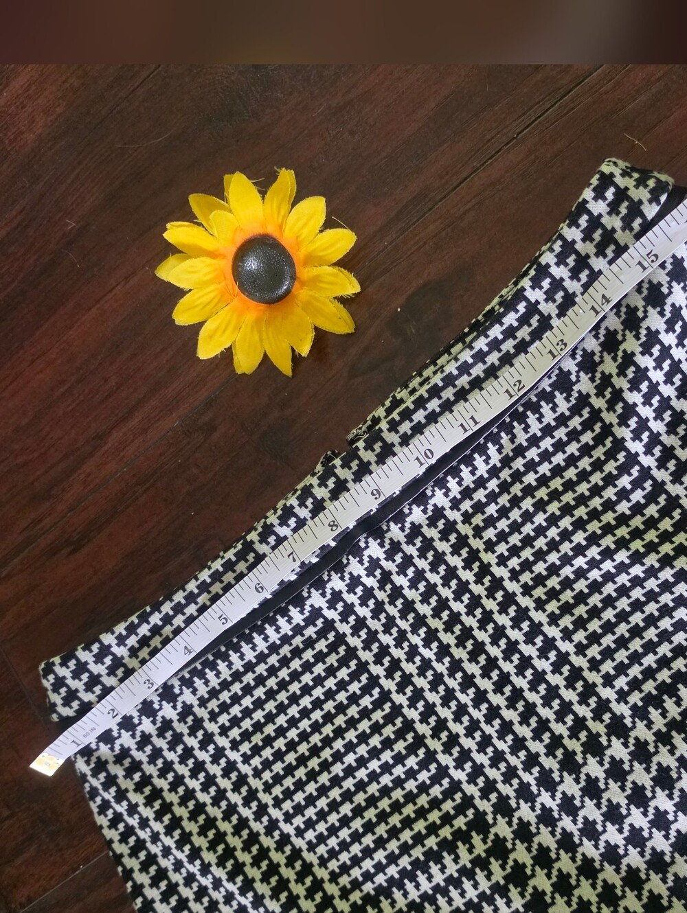 Talbots Black & White Houndstooth Mini Skirt - Picture 5 of 6